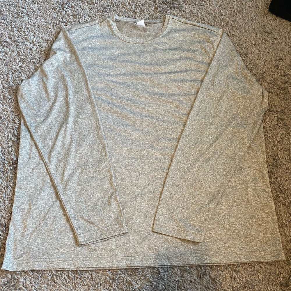 Gray long sleeve lightweight t-shirt